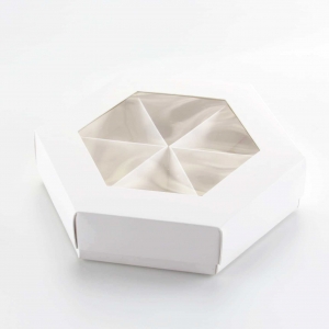 Шестигранная коробка средняя с окном и разделителями (d=15 см) белая/крафт